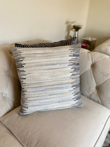 Maxwell Throw Pillow, Lt. Grey (18"x18"x4")