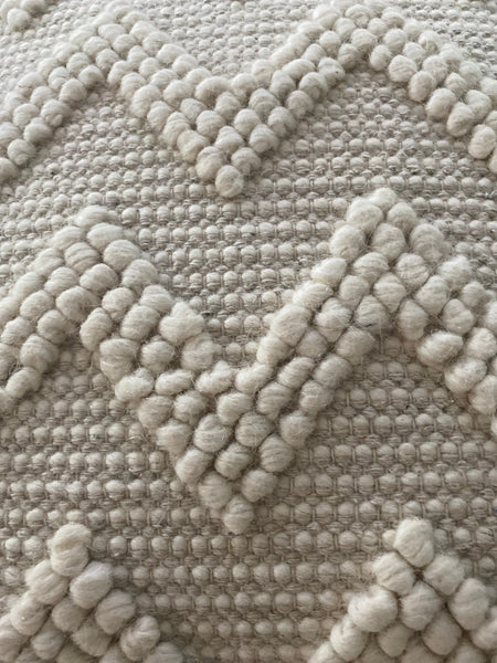 Hadley Throw Pillow, Ivory (20"x20"x4")