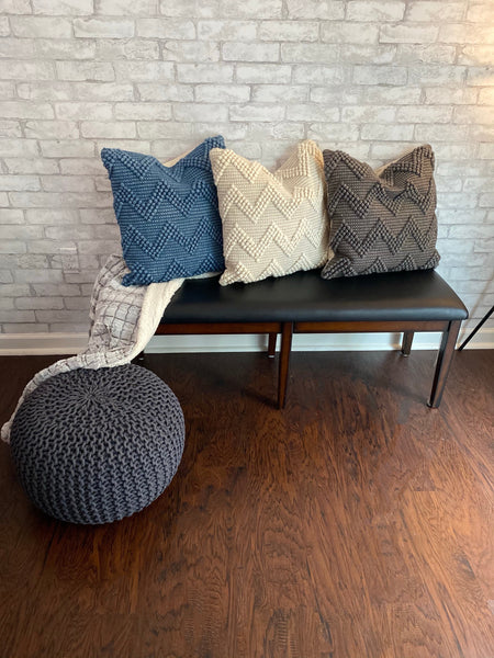 Hadley Throw Pillow, Ivory (20"x20"x4")
