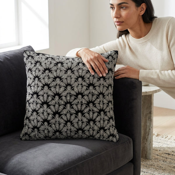Lana Throw Pillow, Black (18"x18"x4")