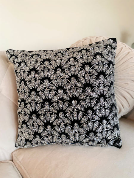Lana Throw Pillow, Black (18"x18"x4")