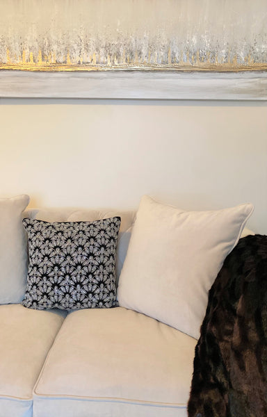 Lana Throw Pillow, Black (18"x18"x4")