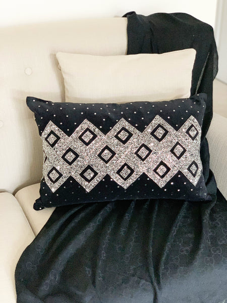 Naya Throw Pillow, Black (24"x16"x4")