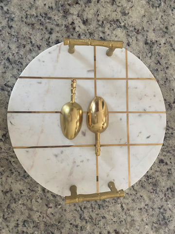 Blaine Gold Scoop with twist handle detail