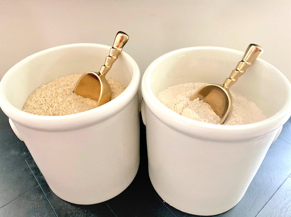 Blaine Gold Scoop with twist handle detail