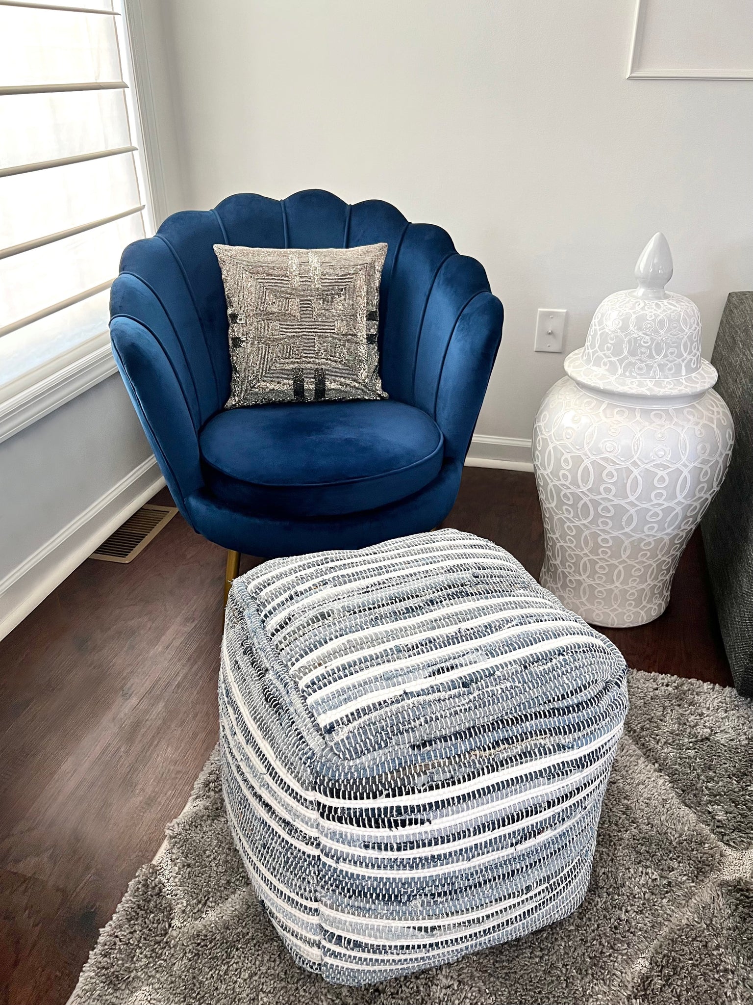 Billy Jean Pouf Blue/White 18"x18"x18"