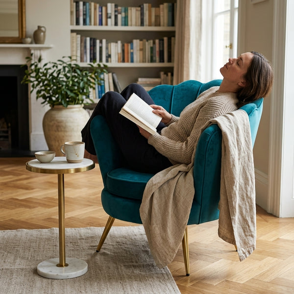 Modern Emma Petal chair, (26"x32"x35")