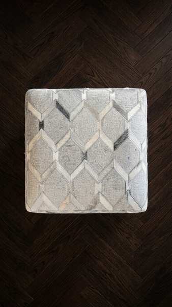 Beverly Geometric Hide Pouf, Ivory (18"x18"x18")
